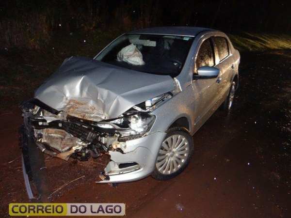  Apesar dos veículos ficarem bastante destruídos, ninguém se feriu..(Fotos: Correio do Lago)