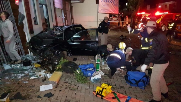 Apesar dos esforços dos militares, o homem faleceu no local.(Fotos: CGN)