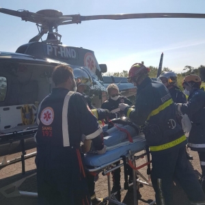 Vítima foi socorrida pelo Samu e levado para hospital de helicóptero (Foto: Samu/Divulgação)