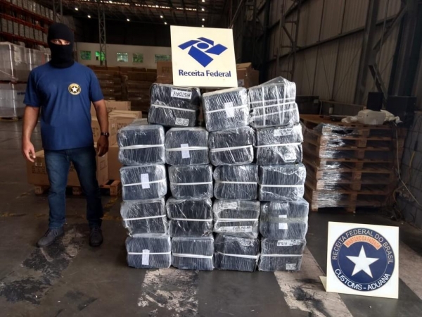 Receita Federal apreende quase 900 quilos de cocaína em Paranaguá (Foto: Receita Federal/Divulgação)