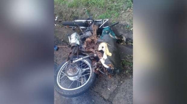 O motociclista morreu na hora (Foto: CATVE )