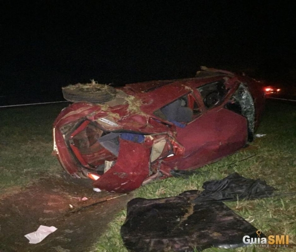 O condutor foi ejetado para fora do carro. (Foto: Guia SMI)