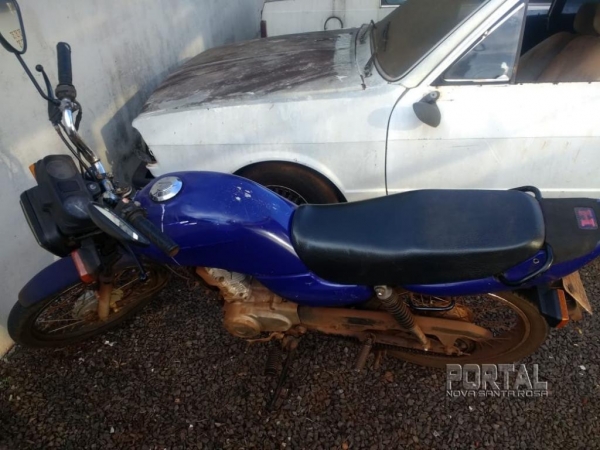 A moto foi conduzida ao pátio da PM. (Foto: PM)