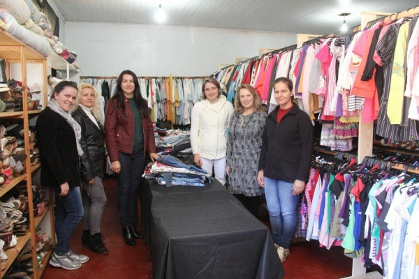 A maioria dos itens disponíveis para doação foram doados ao Provopar por meio da Campanha do Agasalho 2018. (Fotos: Assessoria)