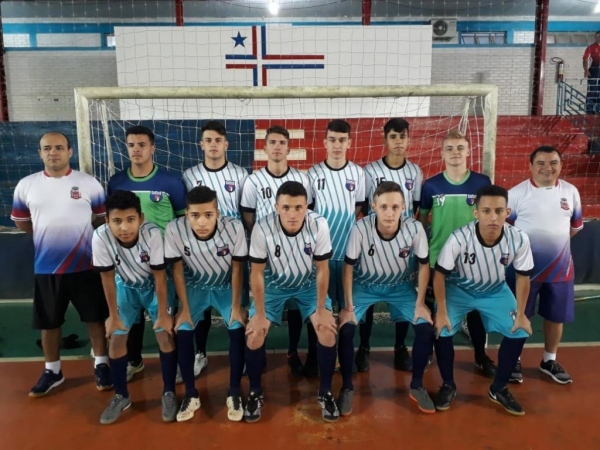 Os alunos são comandados pelo técnico Edson Gois.(Foto: Assessoria)