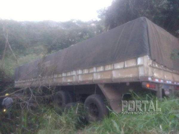 O caminhoneiro sofreu um apagão. (Fotos: Bogoni)