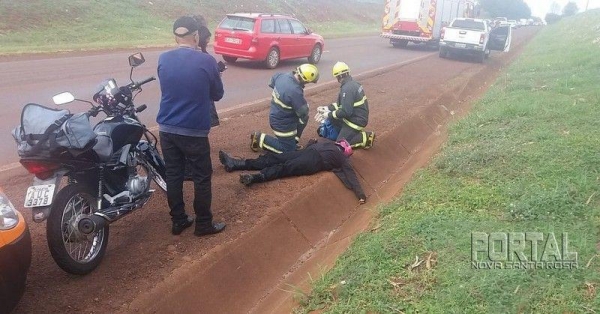 A vítima condutora da motocicleta recebeu os primeiros atendimentos no local . (Fotos: Portal Palotina)