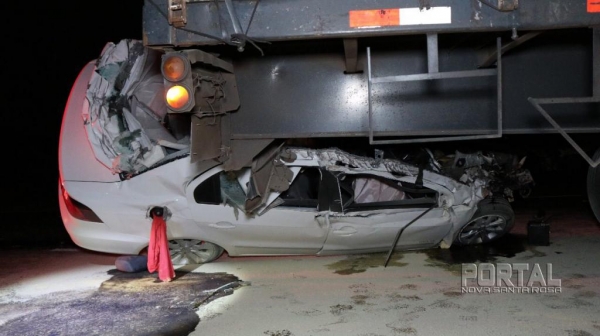 Maurício Camatti, de 31 anos, era condutor de um Volkswagen Voyage, que colidiu na traseira de uma carreta.(Fotos: PRF)