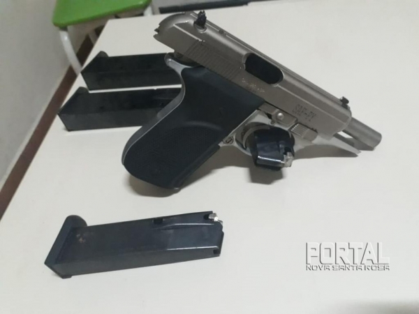 Uma pistola cal. 380 ACP e dois carregadores foram detidos. (Foto: Palotina Press)