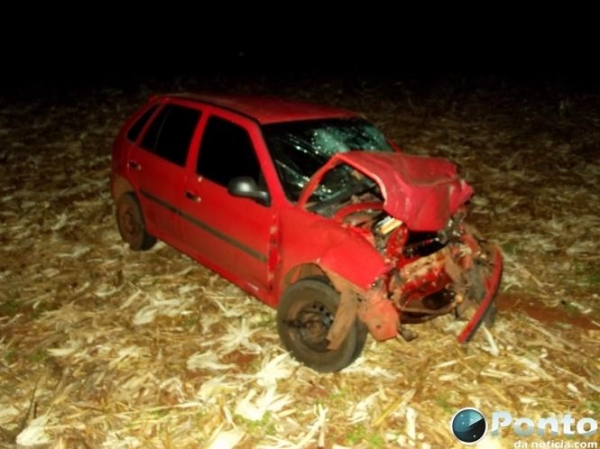 A colisão envolveu dois carros (Foto: Ponto da Notícia )