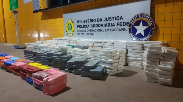 Os entorpecentes que totalizaram em 522 quilos de cocaína e 57 quilos de crack.(Foto:PRF)