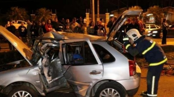 Vítima teve morte instantânea; PRF controlou o trânsito até a remoção da vítima. (Foto: Tribuna Popular)