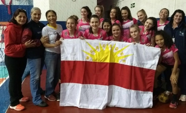 Equipe de Mercedes. (Foto: Assessoria)