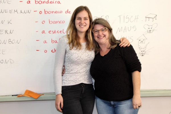 Olivia à esquerda da foto e Anelise à direita.(Fotos: Assessoria)