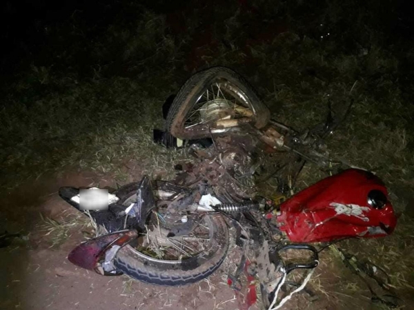 Motociclista morre em acidente com caminhonete na PR-218, em Paranavaí (Foto: Divulgação/PRE)