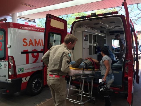 O Trabalhador foi encaminhado para o 24 Horas. (Fotos: Marcio Cerny)