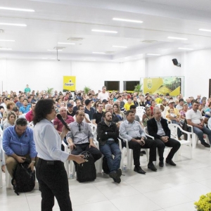 Palestra Jane Lara Grosso. (Foto: Carina Ribeiro/Copagril)