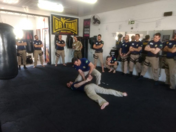 Participam do 3° EPF 66 alunos, além de 26 policiais na equipe de instrução e três palestrantes.(Foto: PRF)