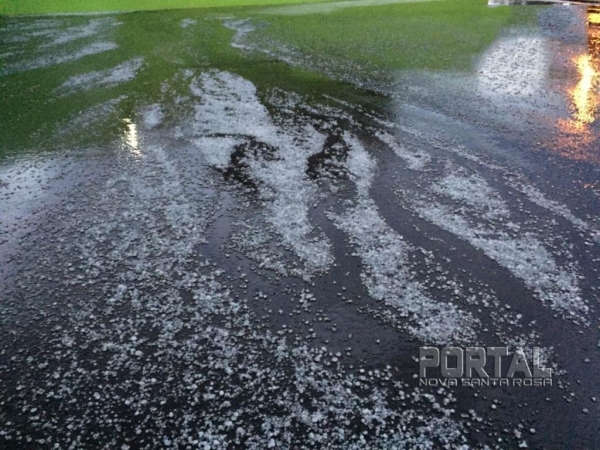 Registros foram feitos por internautas. (Fotos: Colaborador)