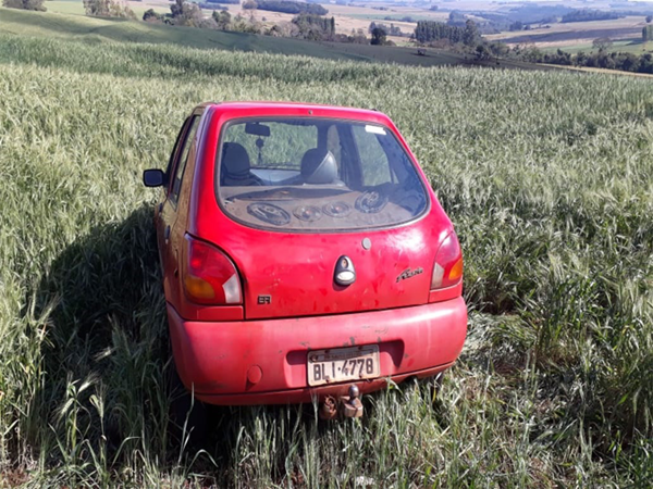 O automóvel foi encontrado após denúncia anônima. (Foto: Divulgação)