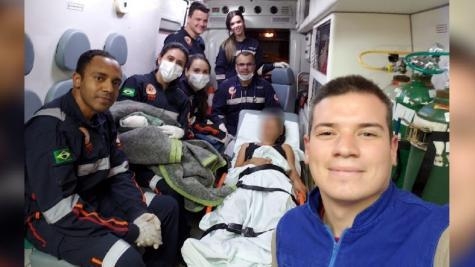 Quando a ambulância, estava chegando em Maringá, a bolsa se rompeu.(Foto: Plantão Maringá)