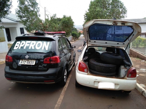 16 pneus foram apreendidos. (Foto: BPFRON)