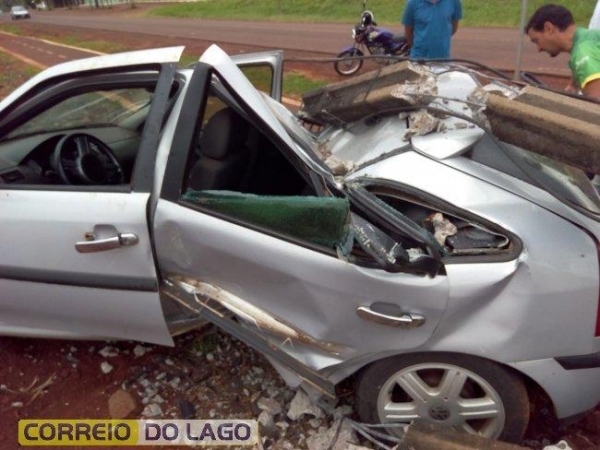 O condutor foi socorrido. (Foto: Correio do Lago)