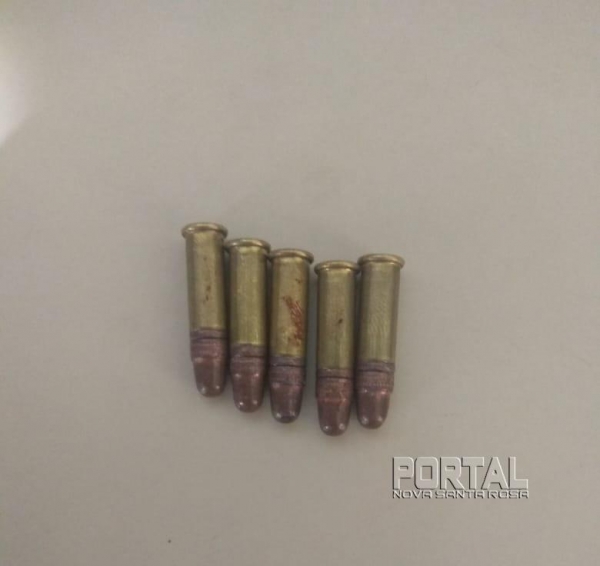 Cinco cápsulas foram encontradas pela PM. (Fotos: Portal Nova Santa Rosa)