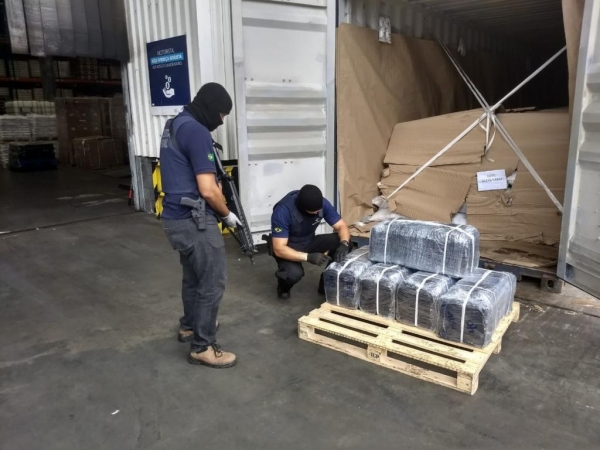 Neste ano, as apreensões de cocaína no Porto de Paranaguá somam quase 4,5 toneladas da droga — Foto: Wilson Kirsche/RPC