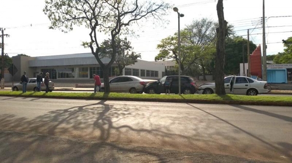 Os quatro veículos com placas de Marechal Cândido Rondon sofreram danos materiais.( Foto: Rafael Graebin)