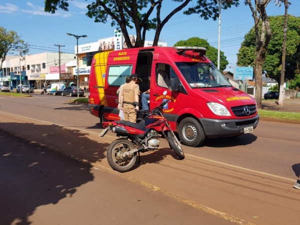Os ocupantes da moto, de 42 e 14 anos, sofreram queda e ferimentos. (Foto: Portal Rondon)