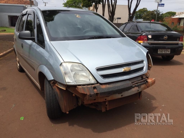 Um Renault e um Megane se envolveram na colisão. (Fotos: Portal Nova Santa Rosa)