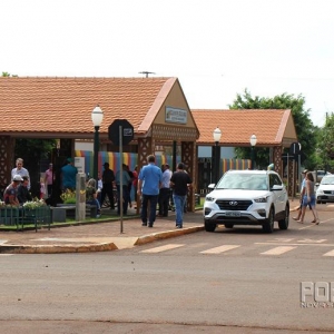 Votação na Escola Municipal Getúlio Vargas. (Foto: Portal Nova Santa Rosa)