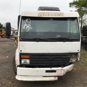 Motorista do caminhão não ficou ferido — Foto: Divulgação/PRE