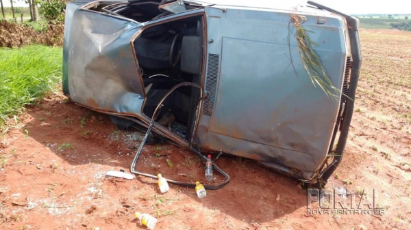 O carro ficou destruído. (Fotos: Portal Palotina)