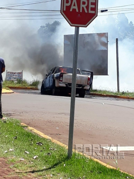 A camionete ficou destruída. (Foto: Colaborador)