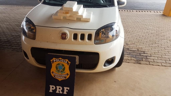 PRF de Cascavel apreende 8 Kg de cocaína que saiu de Guaíra. (Foto: PRF)