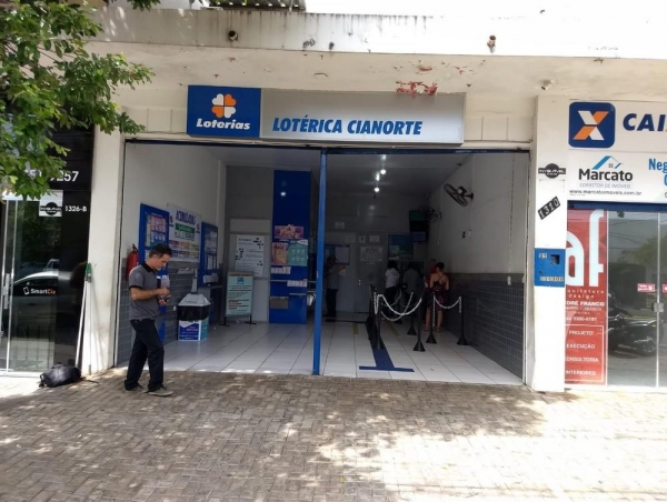 Lotérica Cianorte fica na Avenida Goiás — Foto: Raphael Costa/RPC