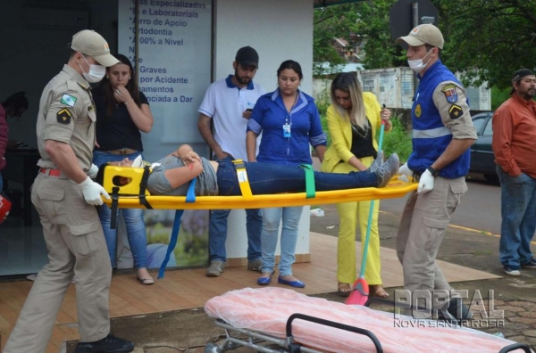 A ciclista foi conduzida ao Bom Jesus. (Fotos: Bogoni/Radar BO/Catve)