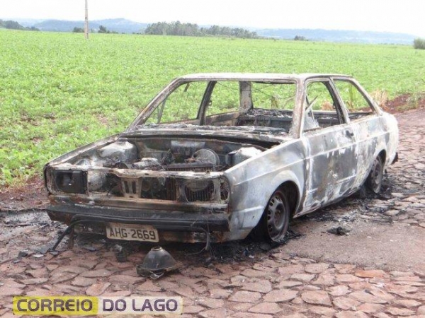 O veículo não possuí alerta no sistema policial.(Foto: Correio do Lago)
