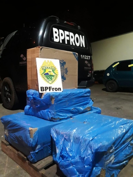 foram encontrados 250 pacotes de cigarros contrabandeados do Paraguai.(Foto: BPFRON)