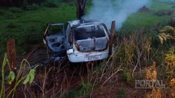 O veículo ficou destruído. (Foto: Portal Palotina)
