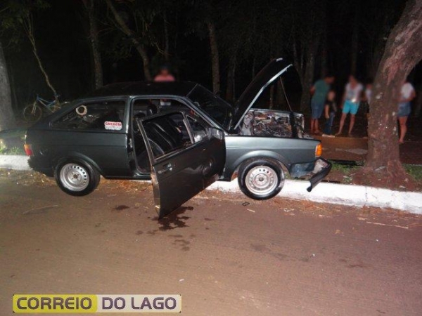 O condutor se evadiu do local abandonando o veículo.(Foto: Correio do Lago)