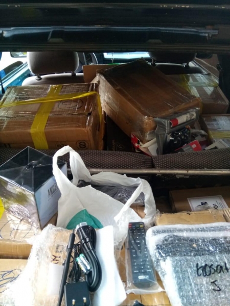 Duas pessoas foram detidas. (Foto: PM)