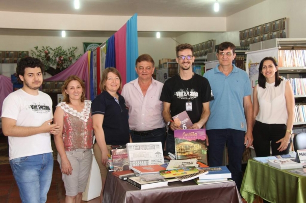 Os livros em sua maioria são novos. (Fotos: Assessoria)