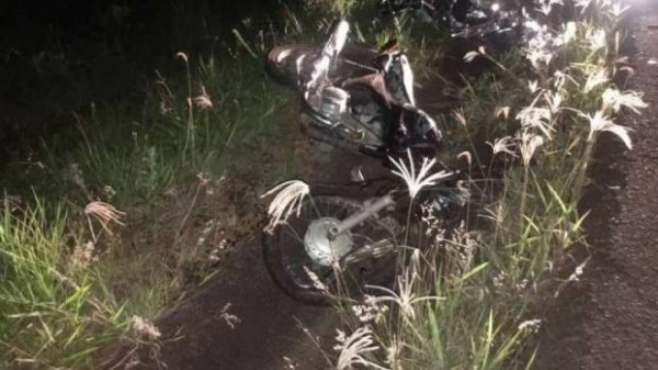 Motociclista morre ao bater em automóvel na PR-182 (Foto: Rádio Ampére )