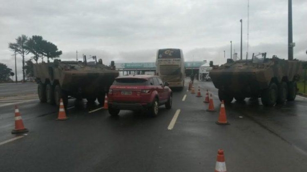 A operação acontece na BR 277 em São Miguel do Iguaçu. (Foto:Rádio Cultura)