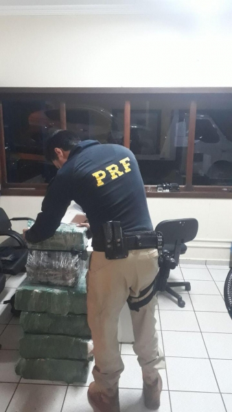 O motorista fugiu apé. (Foto: PRF)