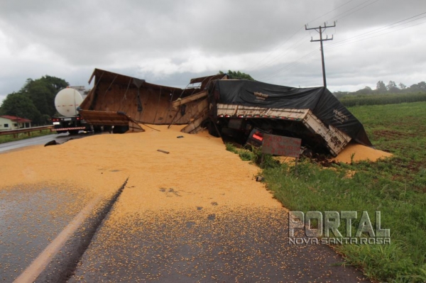 70% da carga foi saqueada. (Foto: Portal Nova Santa Rosa)