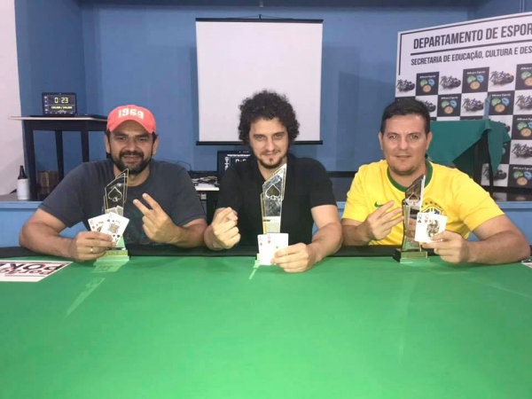 Giovanni, (à esquerda), Tiago (centro) e Jeferson (à direita). (Foto: Assessoria)